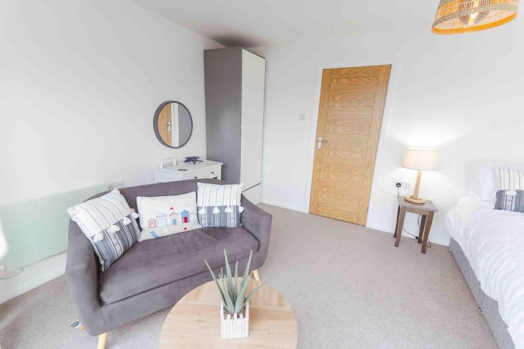 Watersedge Retreat, Views, Sunsets, Dogs Welcome Sandside  Exterior photo