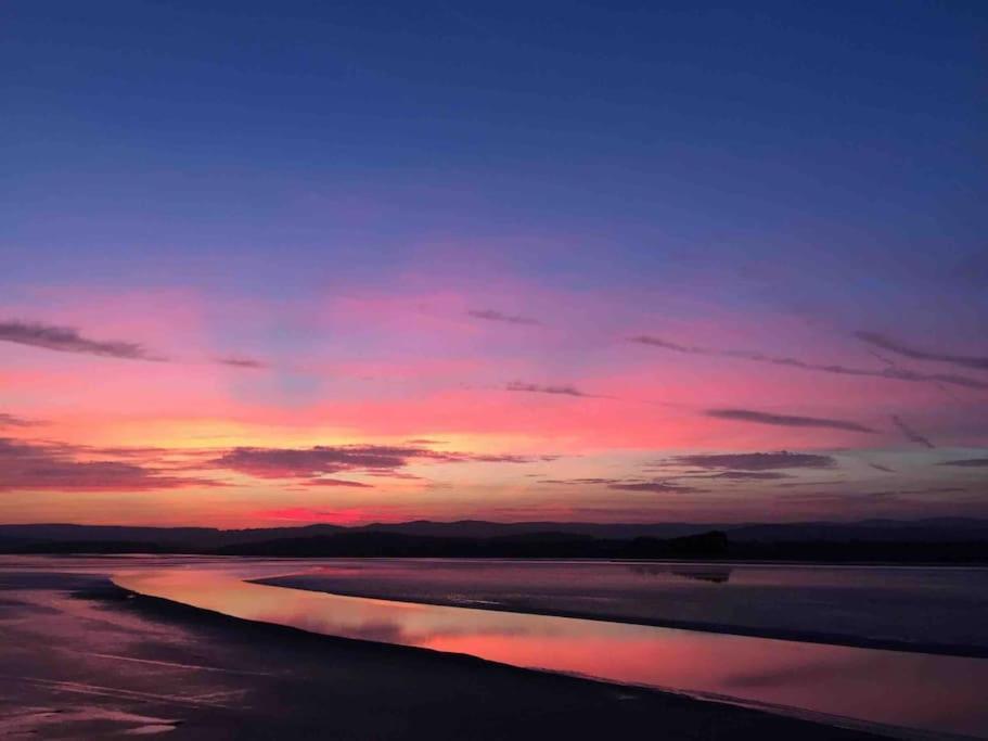 Watersedge Retreat, Views, Sunsets, Dogs Welcome Sandside  Exterior photo