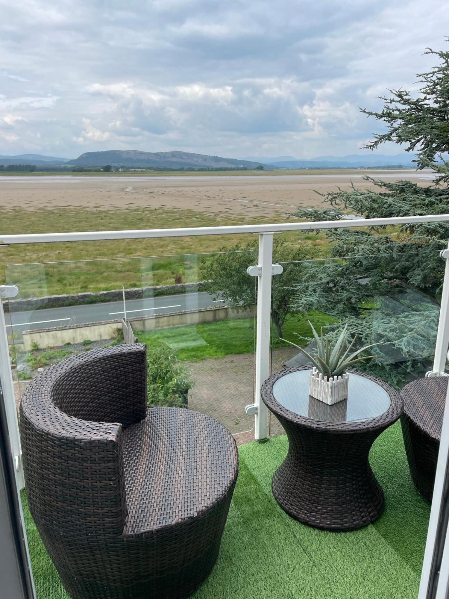 Watersedge Retreat, Views, Sunsets, Dogs Welcome Sandside  Exterior photo